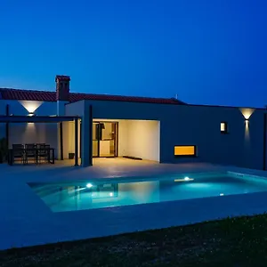 Villa Lia With Pool - Luxury In Vintijan, Near And Medulin, Pula